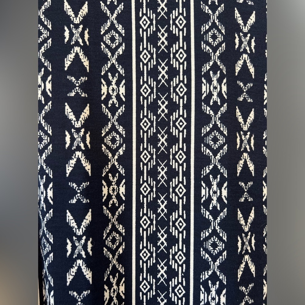 NWT LuLaRoe Christy T Dark Blue and White Size Small - Picture 3 of 6